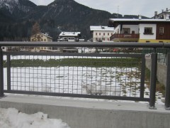 Recinzione con rete zincata e verniciata